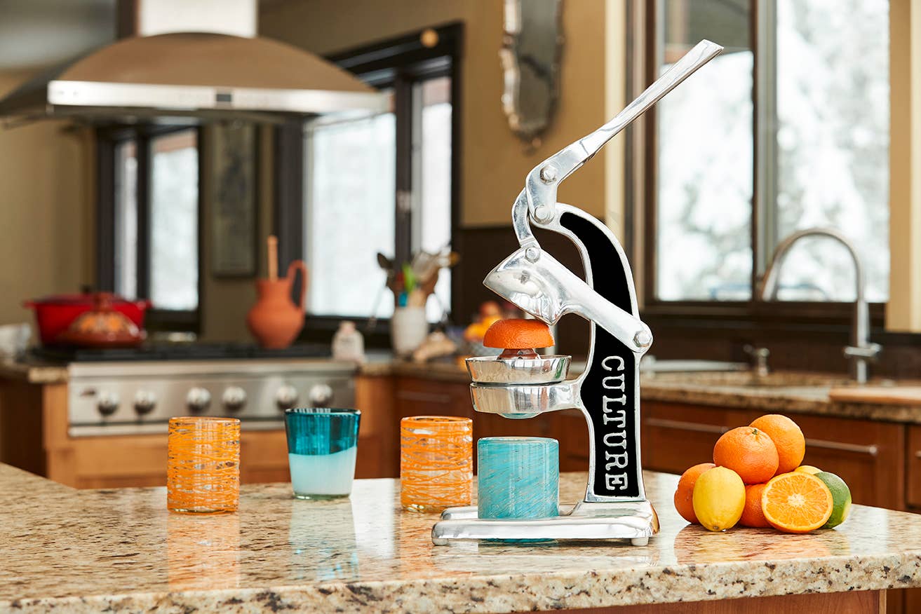 VERVE CULTURE | Mexican Citrus Juicer: Black